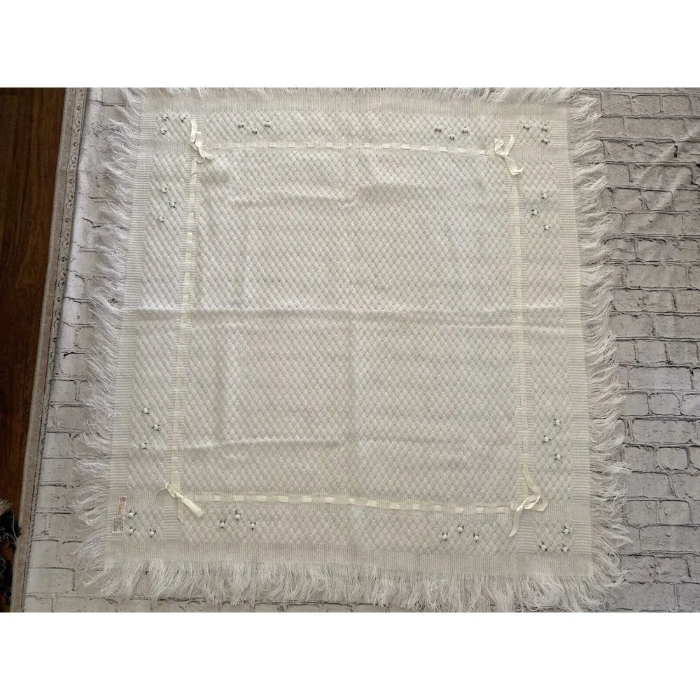 Vintage Carson Pirie Scott White Embroidered Baby Blanket 38‎ x 42 Spain Acrylic